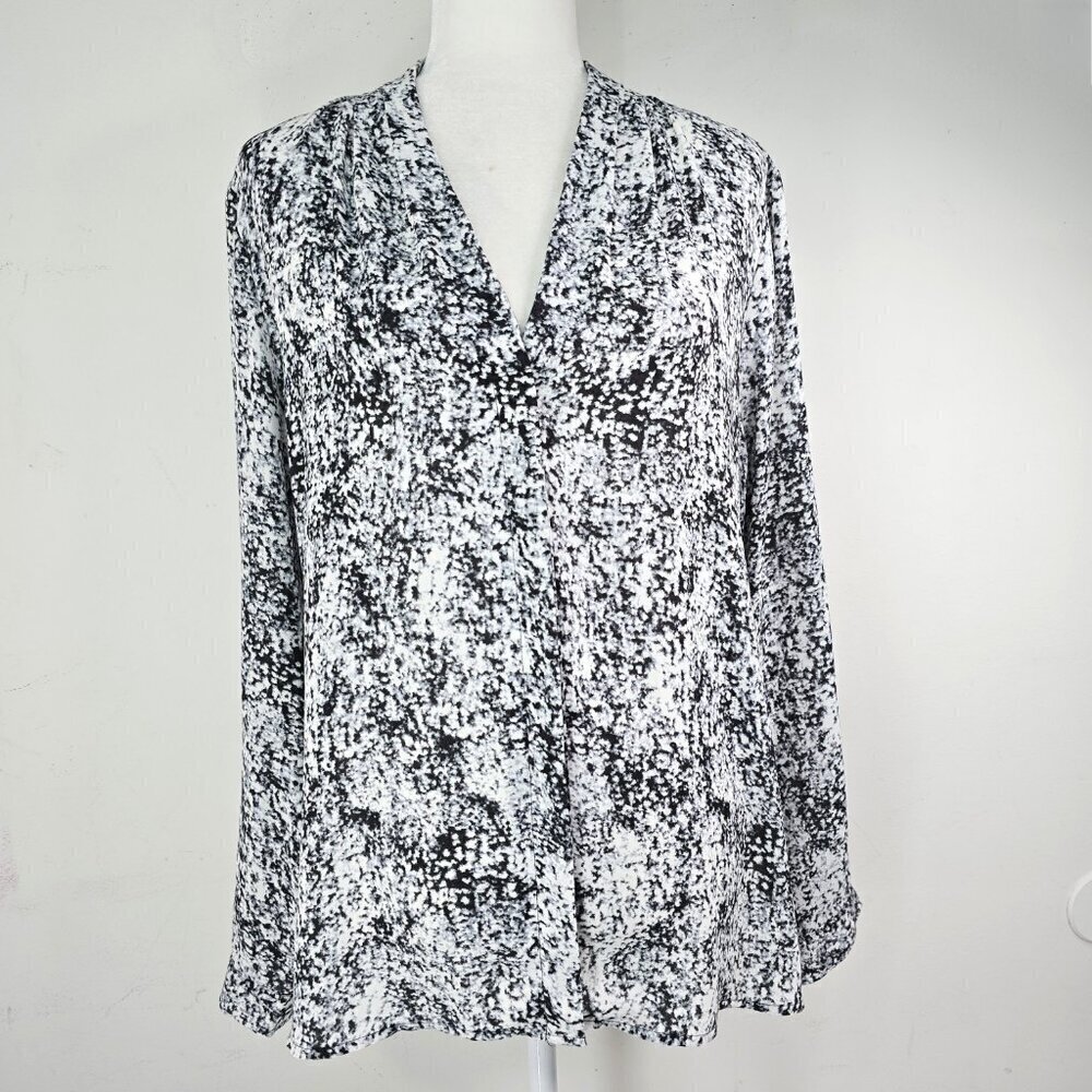 NWT Violet & Claire Black White Splatter Paint VNeck Long Sleeve Blouse